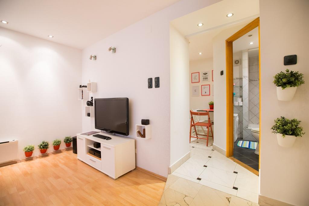 Eazzynight Center Apartment Zagreb Ruang foto