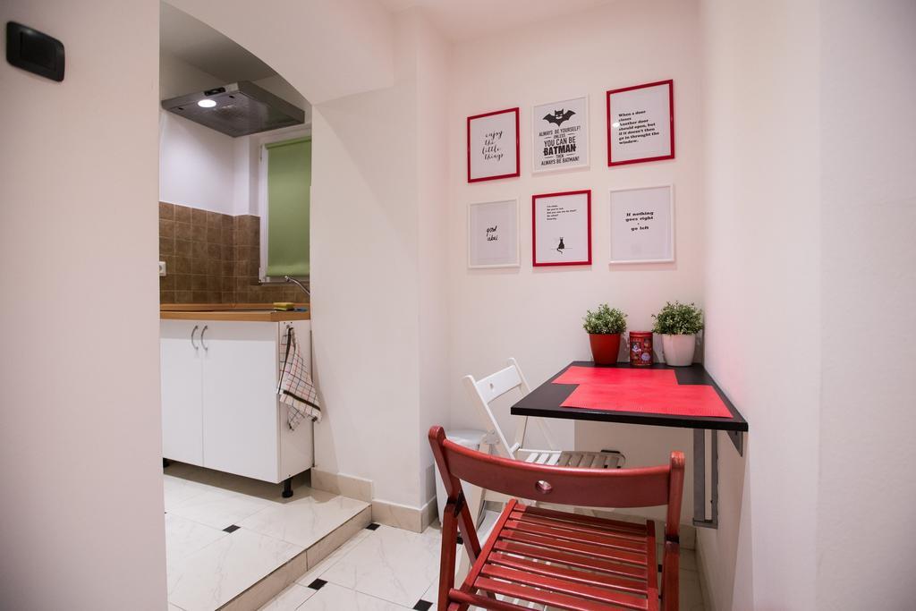 Eazzynight Center Apartment Zagreb Ruang foto