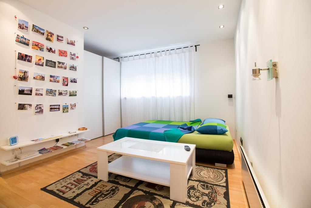 Eazzynight Center Apartment Zagreb Ruang foto